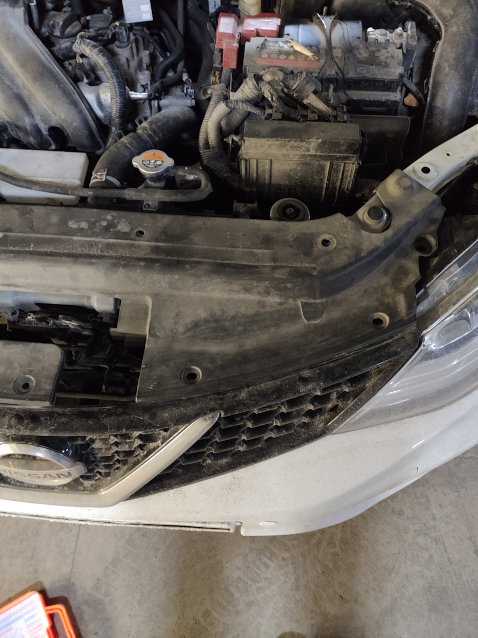 Передние габариты. — Nissan Tiida (2G), 1,6 л, 2015 года | поломка | DRIVE2