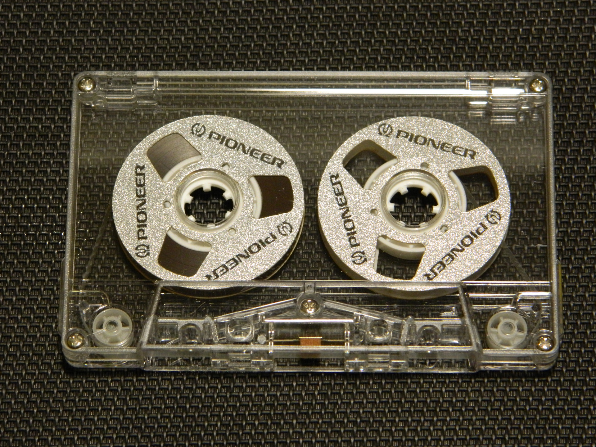 Магнитная кассета. Магнитофонная кассета pv300s. Кассета Delta 2000. Магнитофонная кассета Quadral. Магнитофонная кассета 1985.
