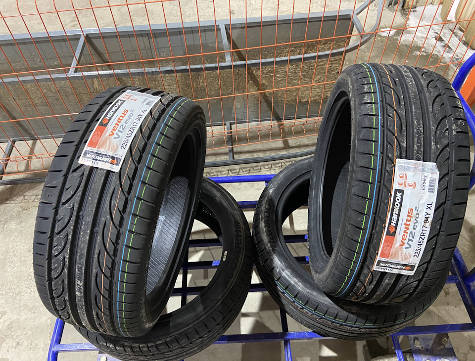 Hankook Ventus V12 (K120) — Volkswagen Golf Mk6 GTI, 2 л, 2009 года ...