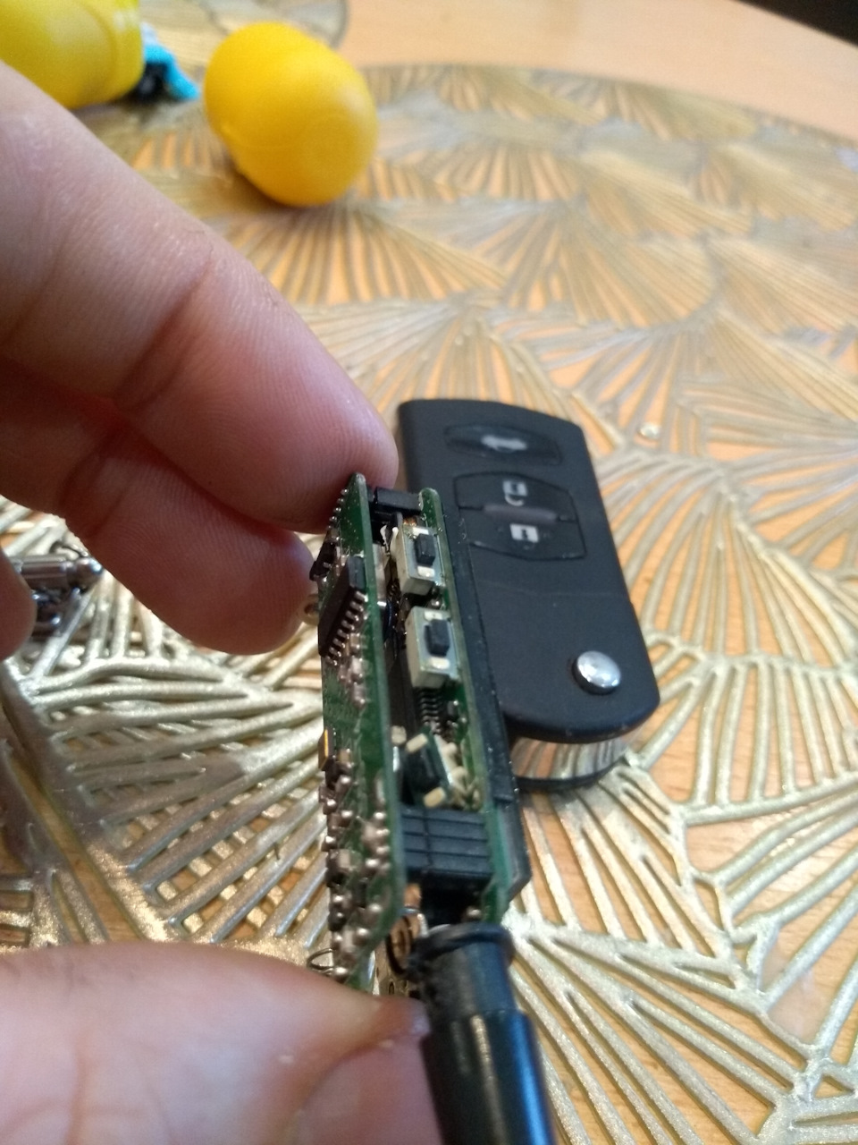 Ремонт брелка — Mazda 6 (2G) GH, 1,8 л, 2008 года | расходники | DRIVE2