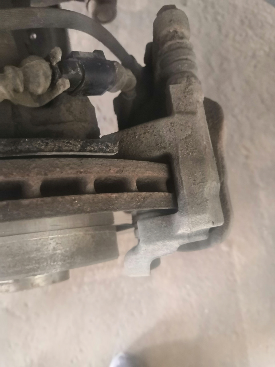 Тормозные колодки — Volkswagen Tiguan (2G), 1,4 л, 2018 года ...