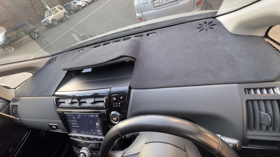 Коврик на торпеду — Toyota Prius Alpha, 1,8 л, 2018 года | стайлинг ...