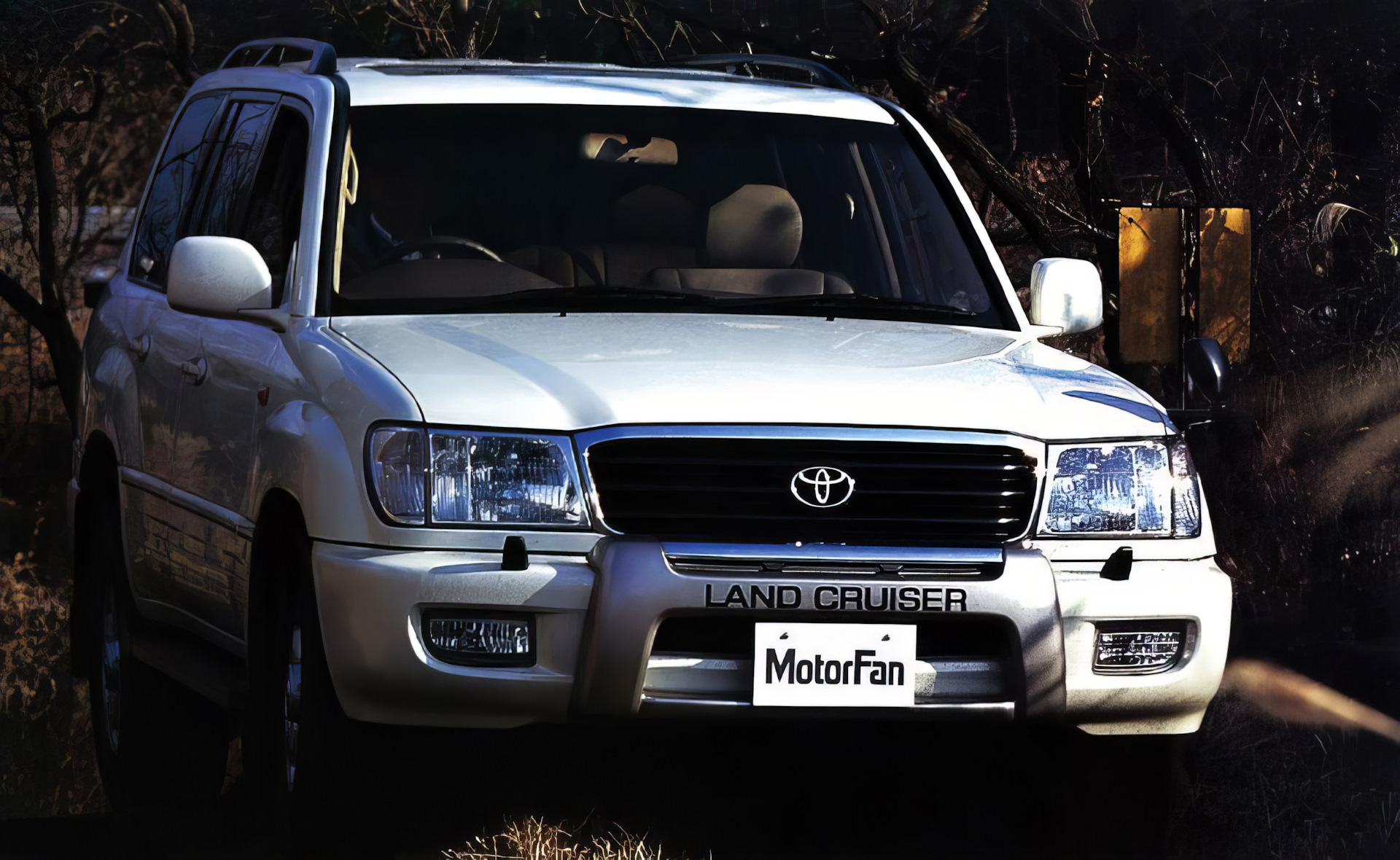 Toyota land cruiser 2000. Ленд крузер 100 омск. Toyota land cruiser 100. Бокс на крышу ленд крузер 100. Ленд крузер 100 омск.