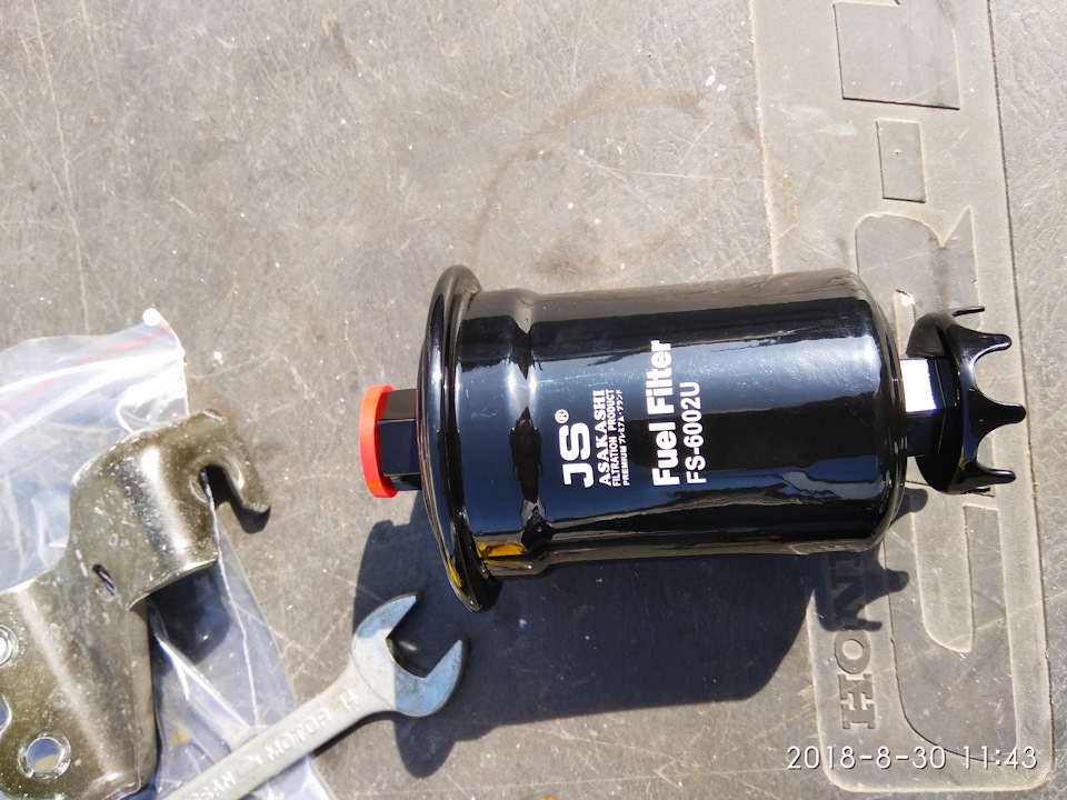 Фото в бортжурнале Toyota Corona Premio (T210). Запчасти на фото: FS6002U