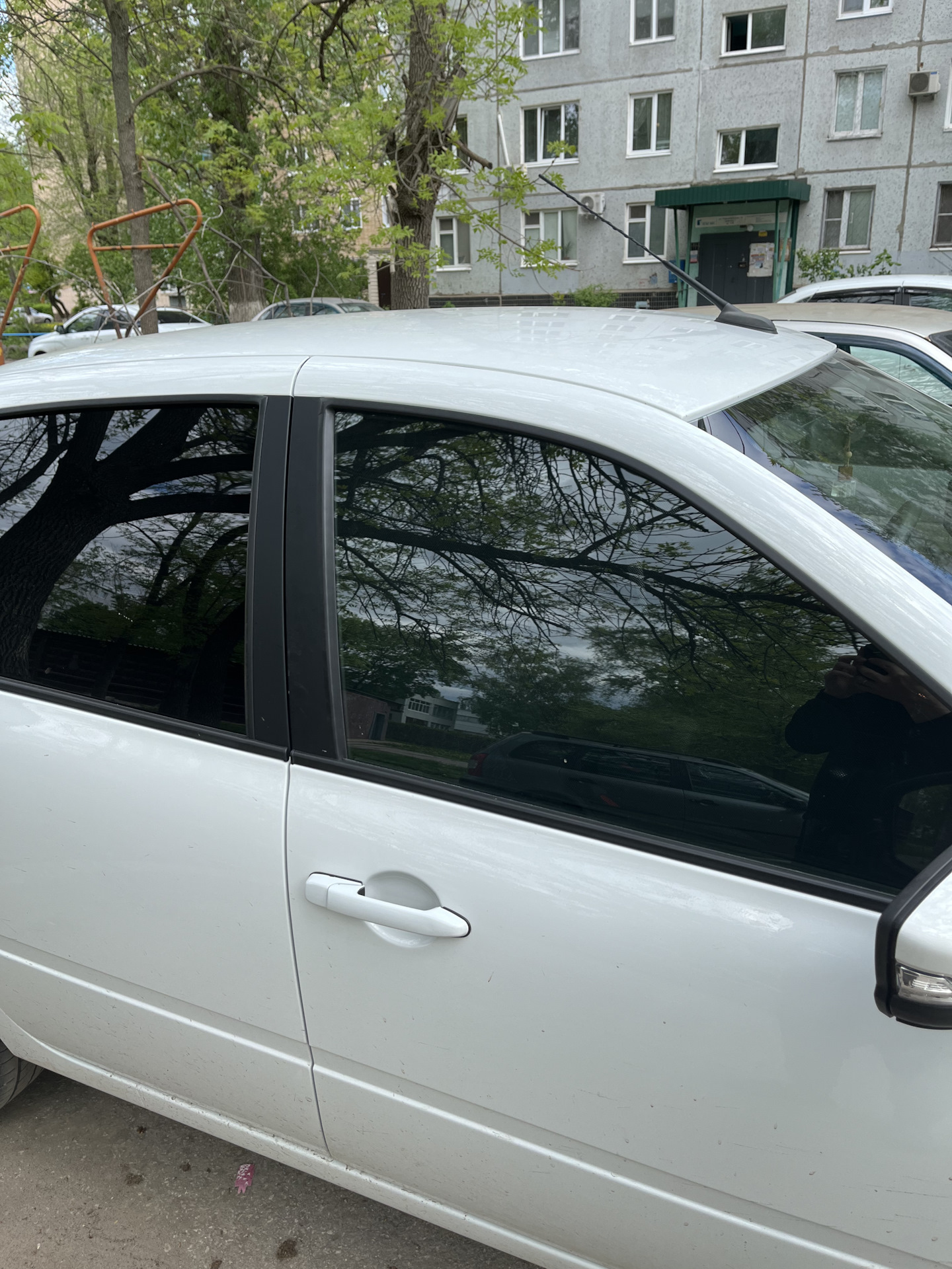 Замена:свечи, колодки, ковер багажника, установка шторок — Lada Гранта ...