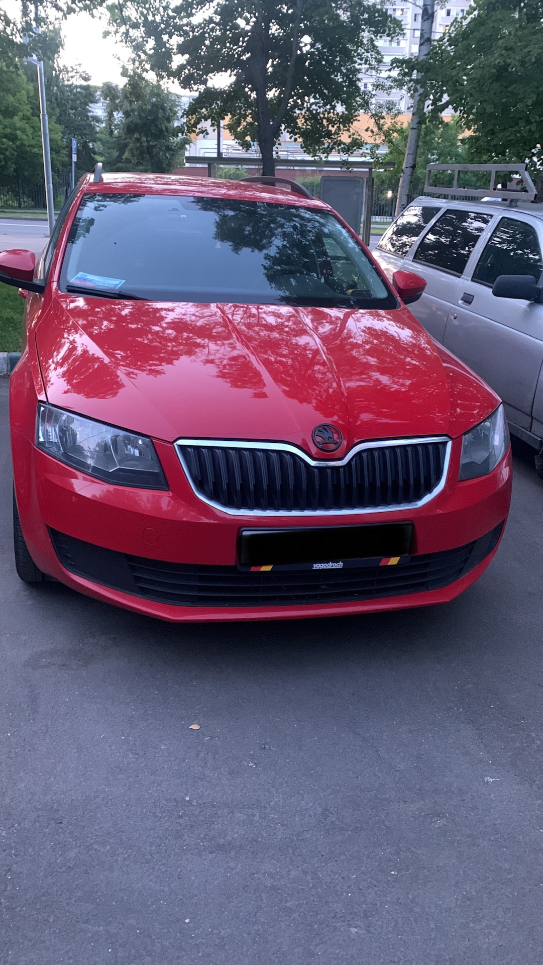 Покрасили значки — Skoda Octavia Combi A7 Mk3, 1,2 л, 2014 года ...