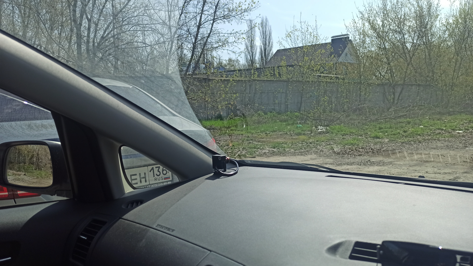 Передняя парковочная камера — Toyota Wish (AE10), 1,8 л, 2006 года ...