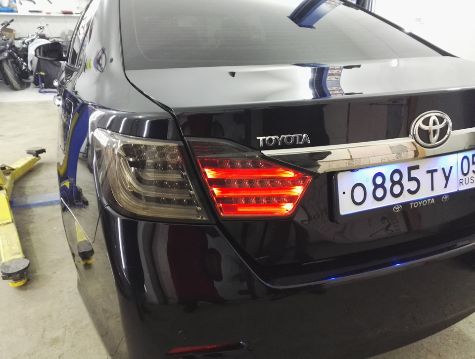 HELP не горит задний фонарь — Toyota Camry (XV50), 2,5 л, 2013 года ...