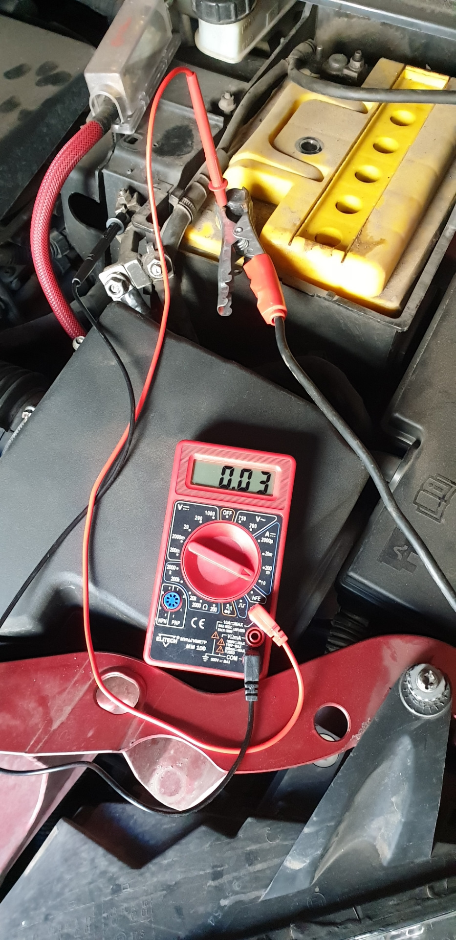 Черный день в жизни фокуса. Проверка АКБ на утечку тока. Замена АКБ ...