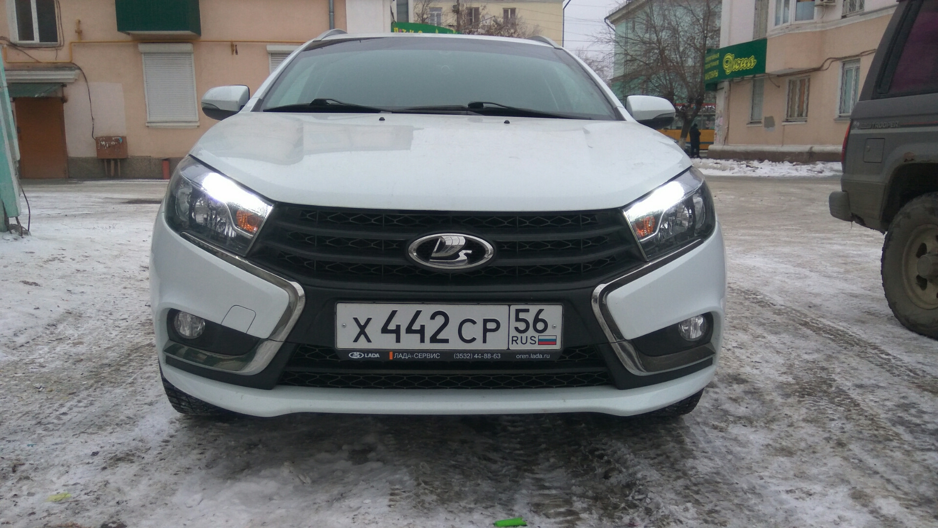 Белые Дхо Лада Веста Купить