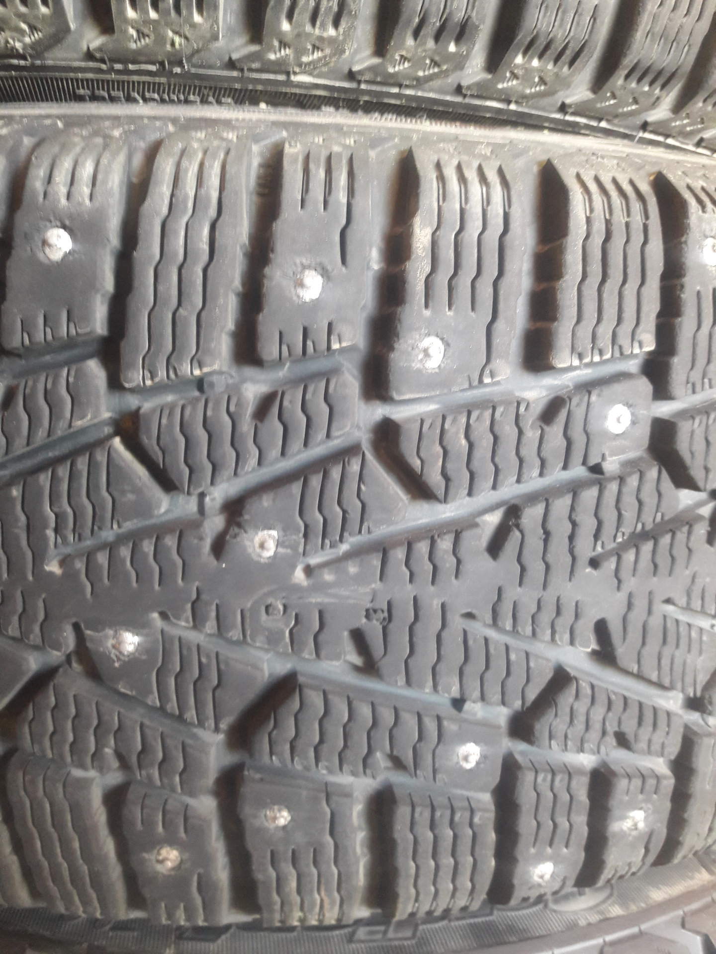 Шины cordiant snow cross 2 отзывы. Cordiant Snow Cross 205/70 r15. Cordiant Gravity. Резина Кордиант Сноу кросс 2 р14. Порез на 14 резине зимней Кордиант.