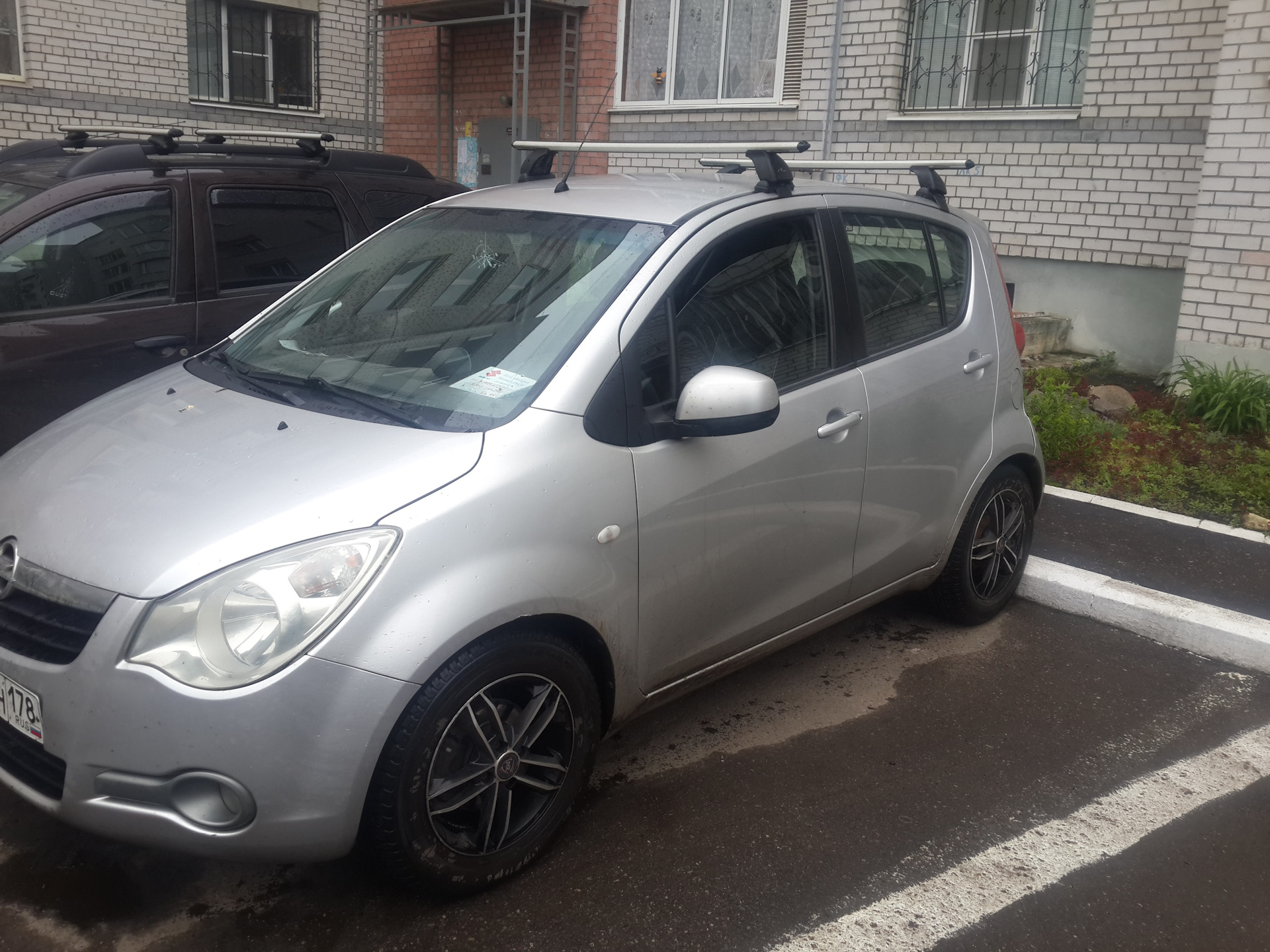 Suzuki Splash багажник