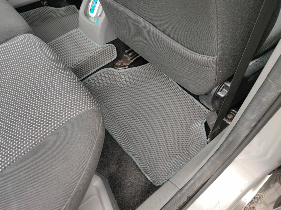 EVA коврики — Ford Focus Sedan II, 1,6 л, 2011 года | аксессуары | DRIVE2