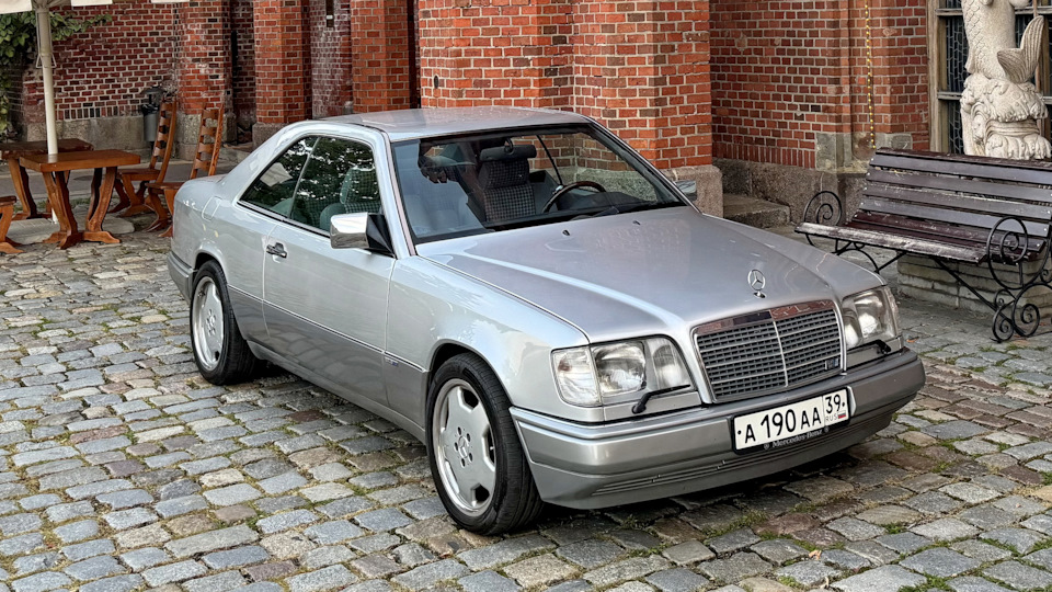 Mercedes-Benz E-Class Coupe E320 Sportline 🏁
