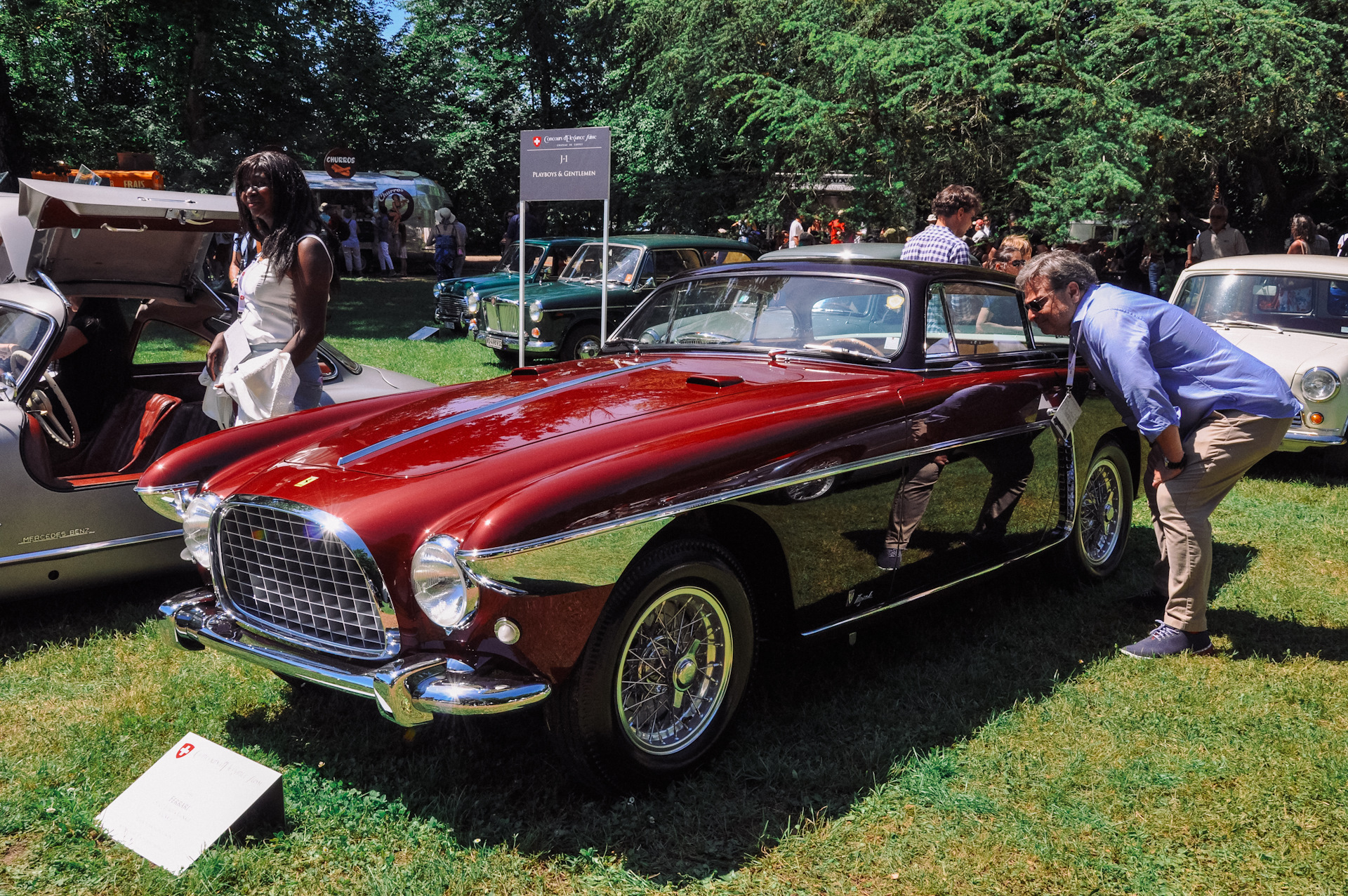 Time motors. Ferrari 250 Europa Vignale. Конкурс элегантности автомобилей. Леман шестидесятых подсветка гоночного номера ретро фото.