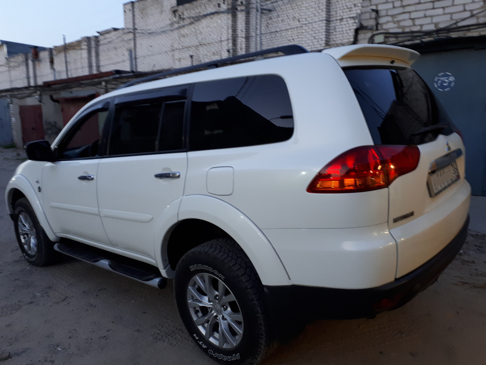 спойлер pajero sport 2