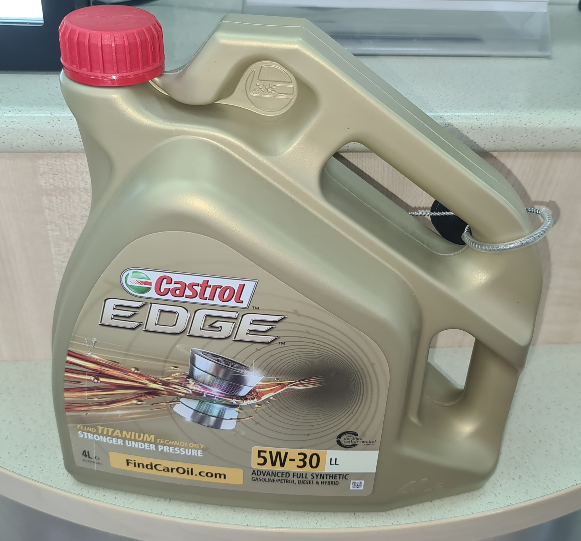 Castrol Edge 5w-30 ll. Кастрол новая канистра. 83222413512 Аналог Castrol. Кастрол Эдж в Джетта 6 Саха.