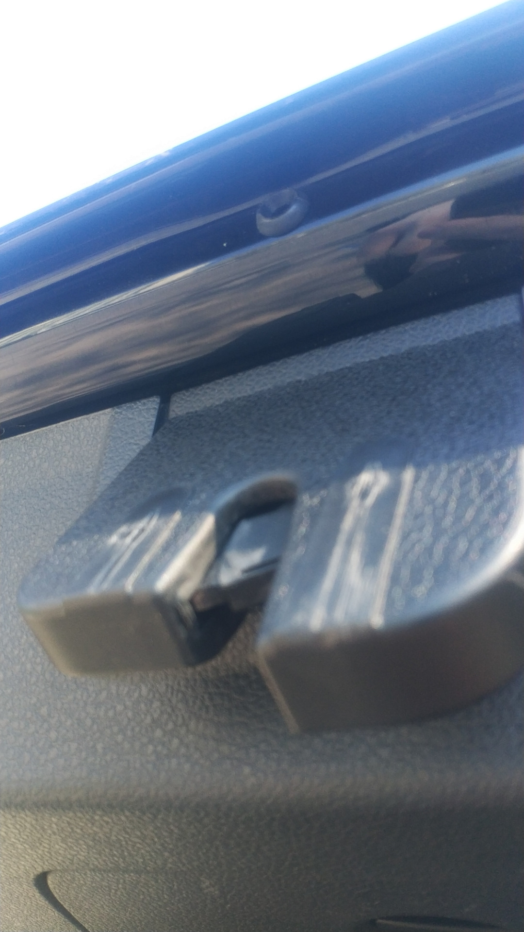 Замена дренажной трубки багажника — Volkswagen Golf Variant (Mk7), 2 л ...