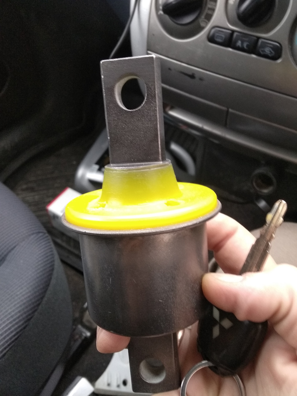 2. Заменил масло с м/фильтром — Mitsubishi Colt Plus, 1,5 л, 2004 года ...