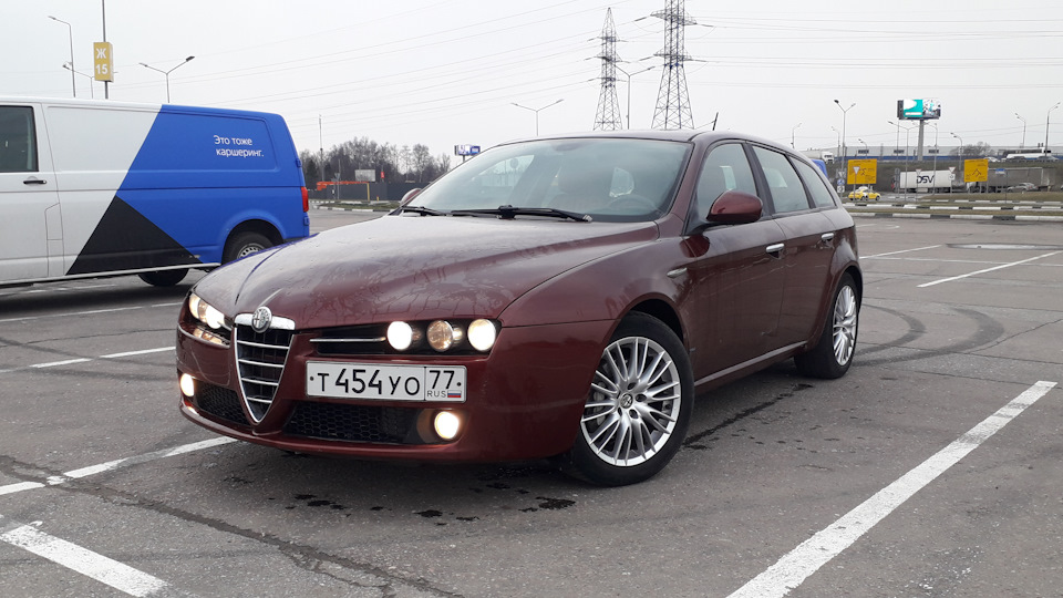Продажа аксессуаров на заправках Газпромнефть для Альфа Ромео. — Alfa ...