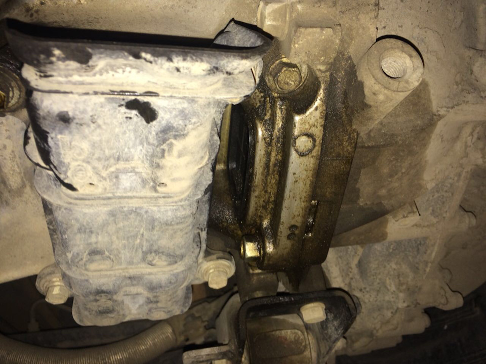 Протечка масла между коробкой и двигателем — Hyundai Solaris (1G), 1,6 ...