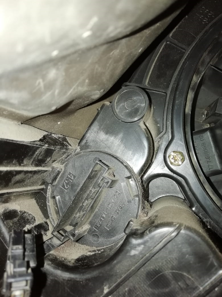 Фото в бортжурнале Mitsubishi Colt VI. Запчасти на фото: 2089009