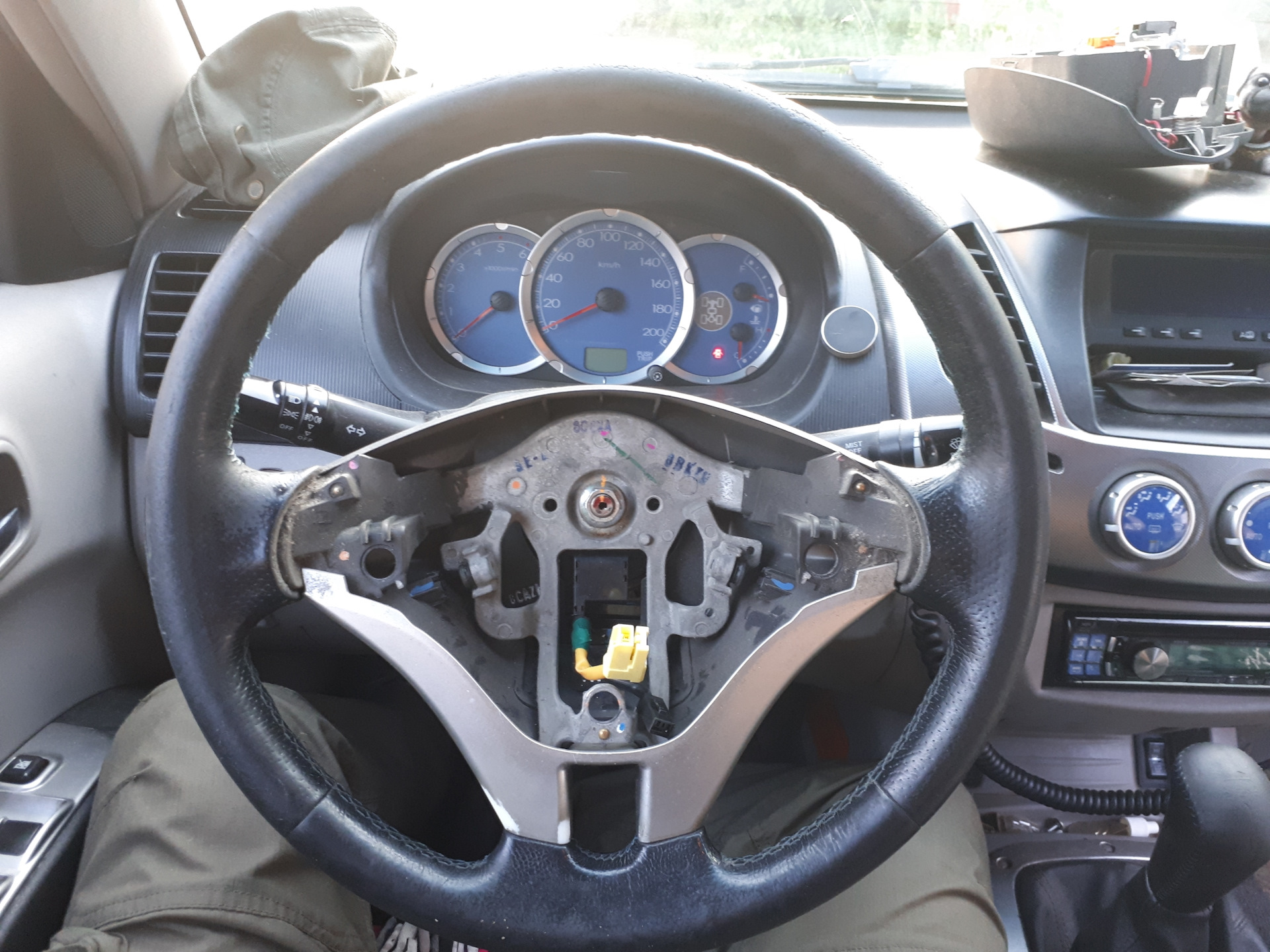 Как снять руль l200