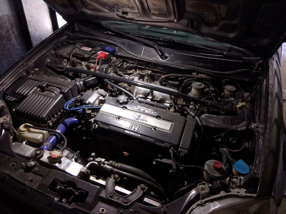 . — Honda Civic (6G)