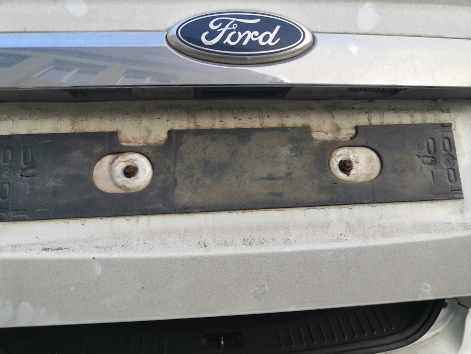 Крепление под номерную рамку ФФ2 — Ford Focus Hatchback II, 1,8 л, 2008 ...