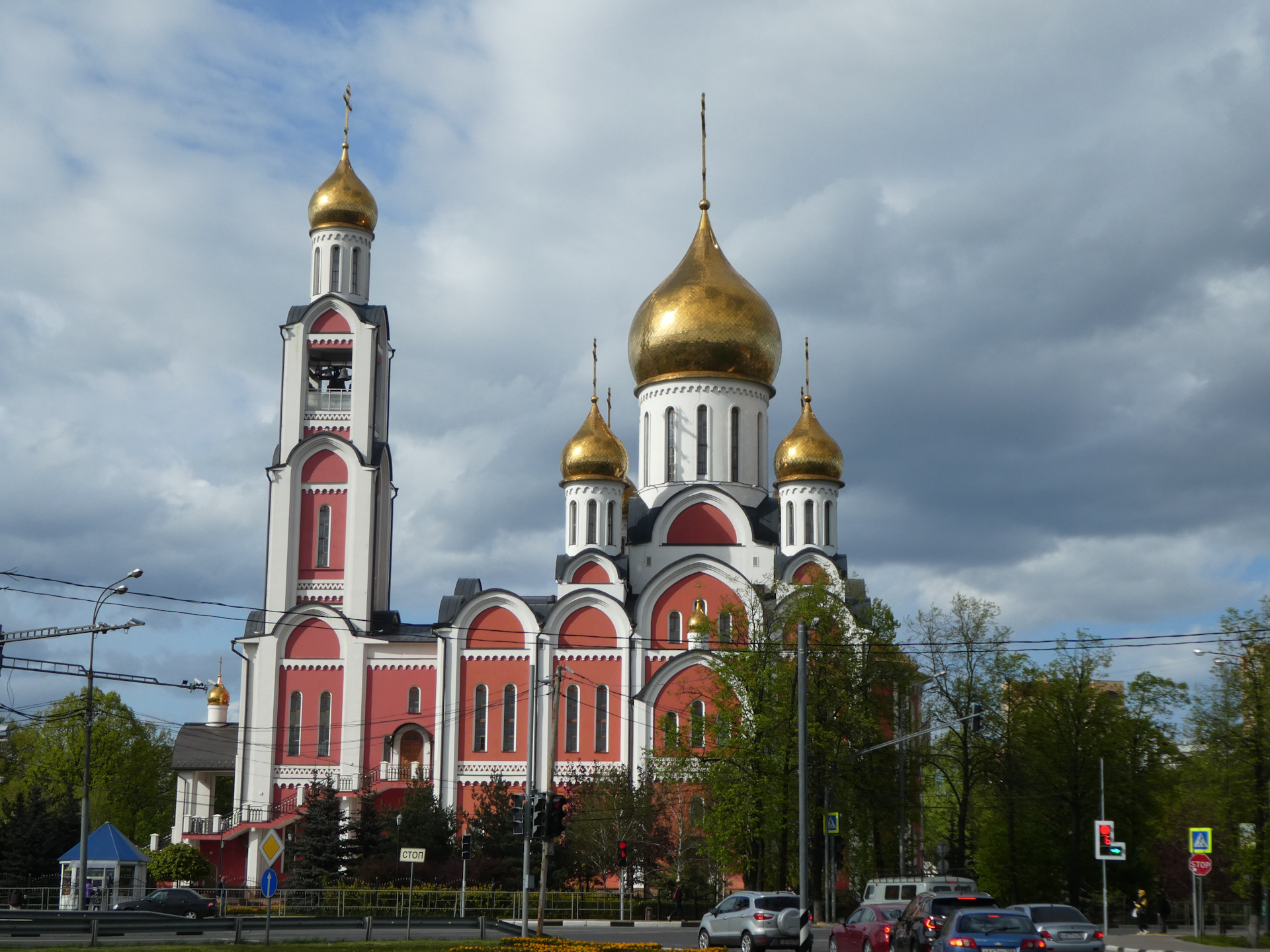 Храмы в одинцовском районе. Храм Одинцово Георгия. Одинцовская Церковь Одинцово.