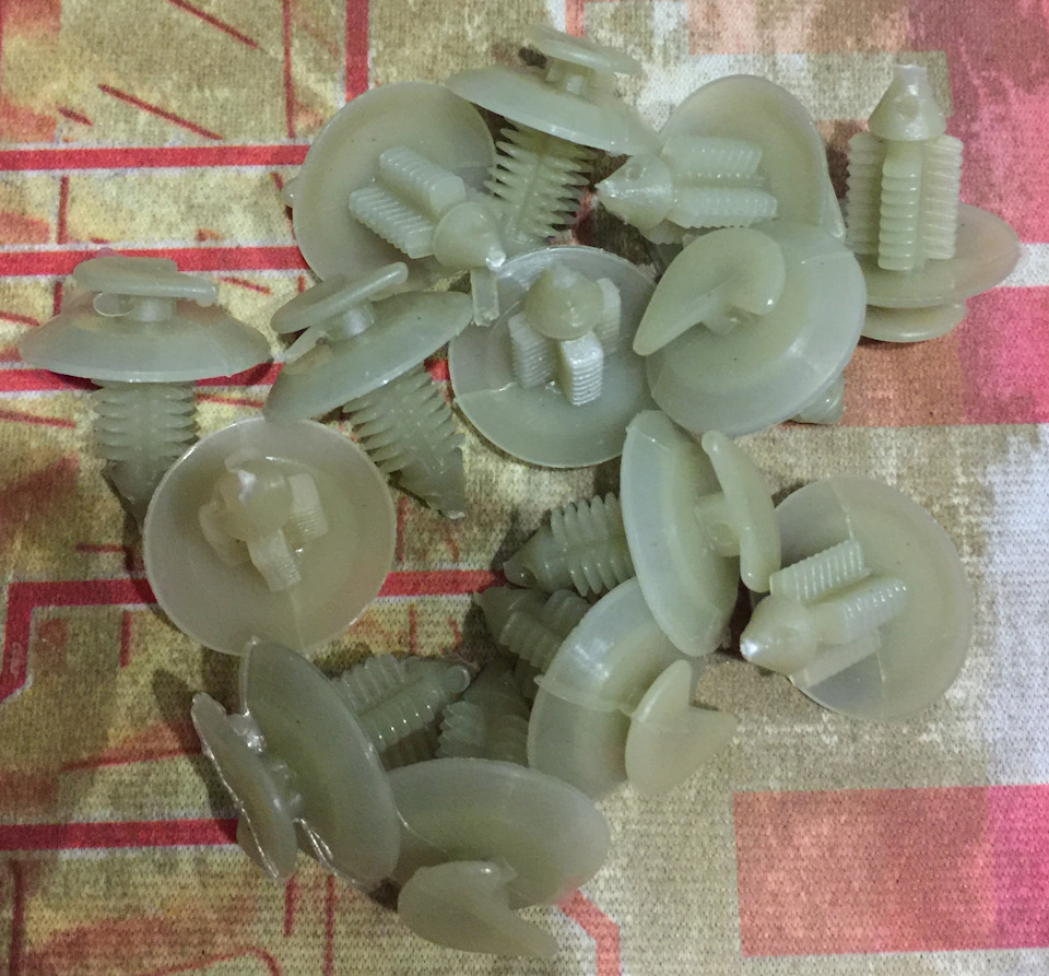 31606102053 Пистон обивки салона для УАЗ Патриот и Хантер УАЗ ...