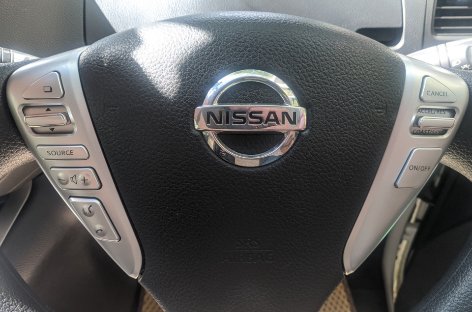 Как снять руль на nissan serena c26