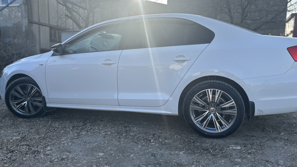 Течь масла по блоку со стороны заглушек распредвалов — Volkswagen Jetta ...