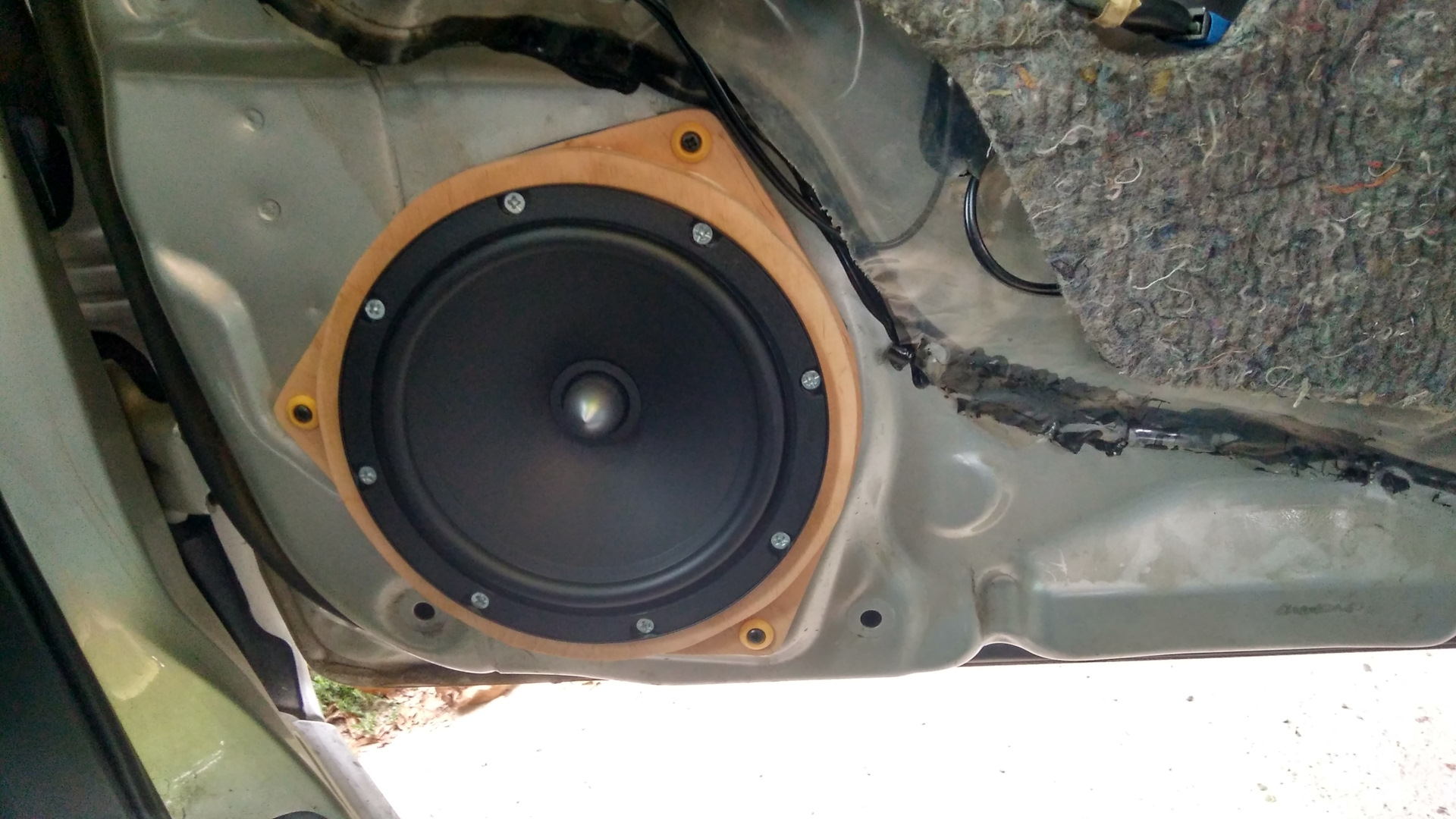 Штатные колонки королла 110 хэтчбек. Тойота королла 180 штатные динамики. Акустика тойота королла. Акустика тойота королла. Штатные динамики тойота королла 170 задние.