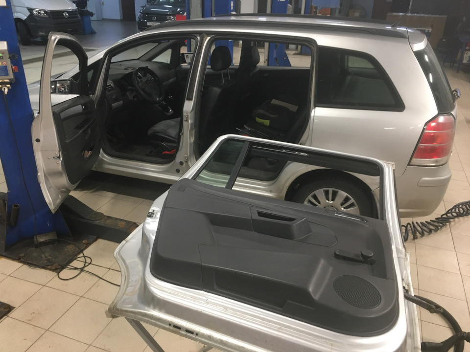 Петли дверей — Opel Zafira B, 1,9 л, 2006 года | кузовной ремонт | DRIVE2