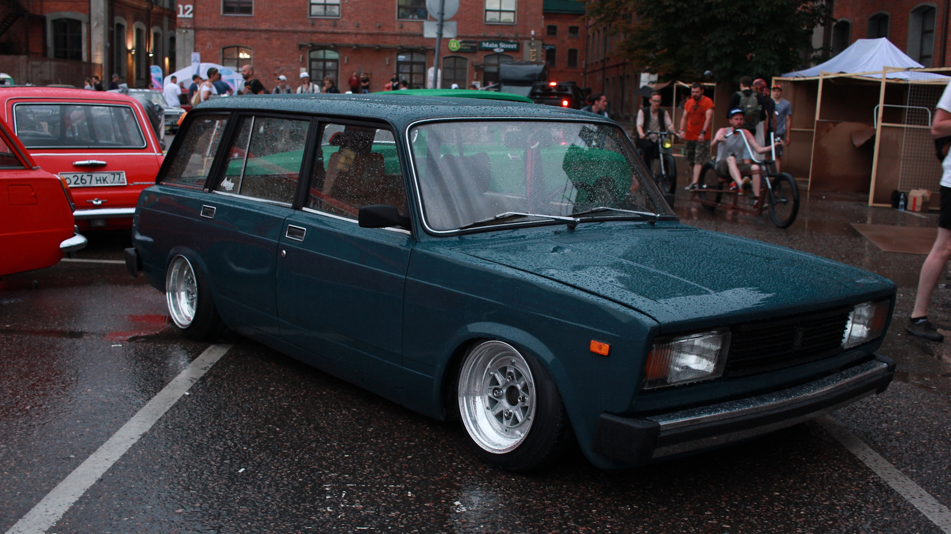 Lada 2105 stance