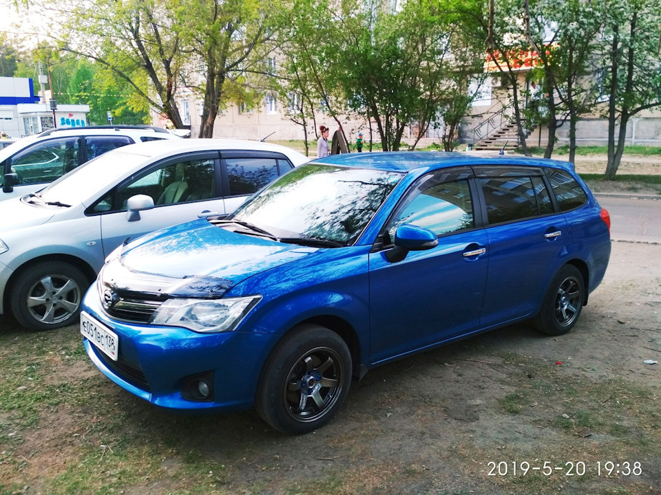 Toyota Corolla Fielder 2010 синий