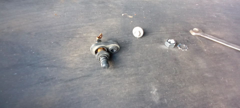 Замена концевика двери задка — Lada 2114, 1,6 л, 2010 года | запчасти ...