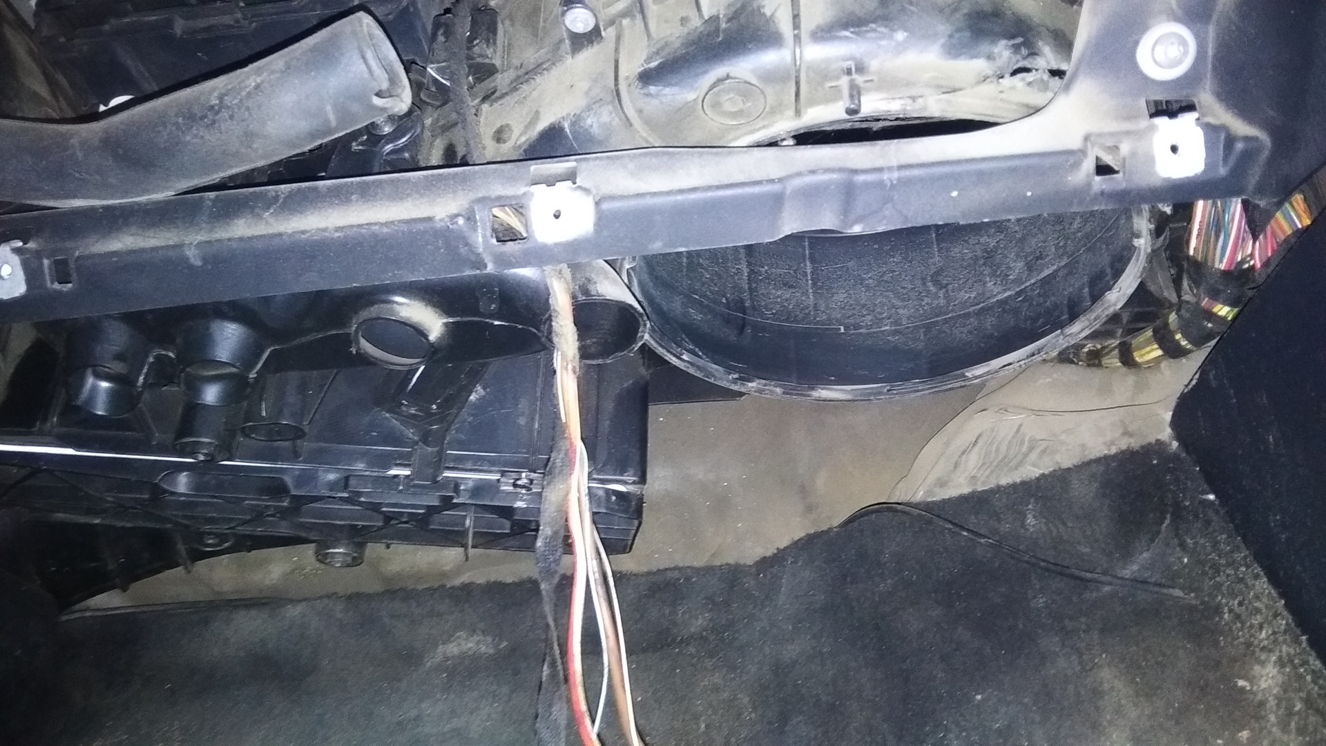 Свист печки — Volkswagen Passat B6, 1,8 л, 2008 года | своими руками ...