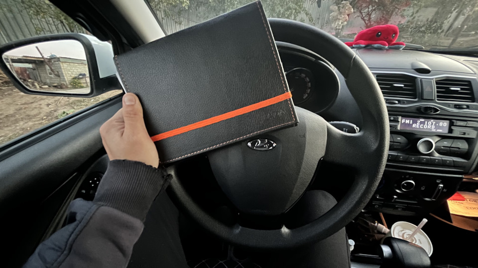 Книжка Lada и номера без 🇷🇺 — Lada Гранта Лифтбек (2-е поколение), 1,6 ...