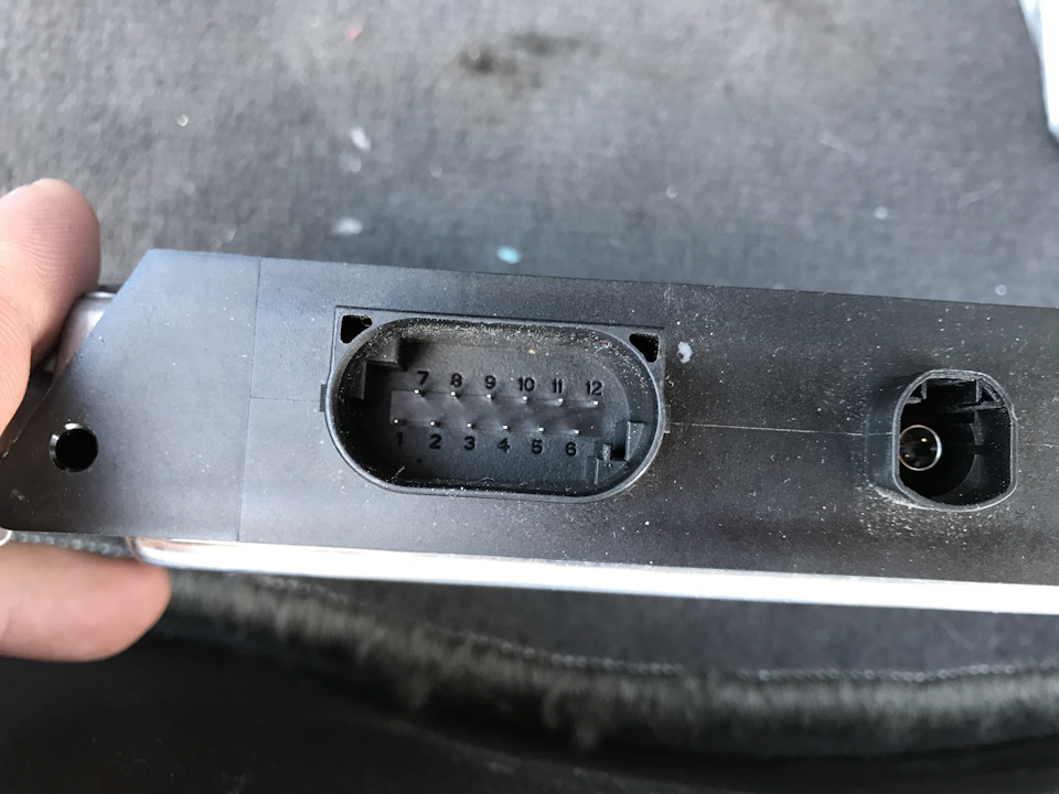 Разъемы блока управления изображением — Audi A6 (C7)