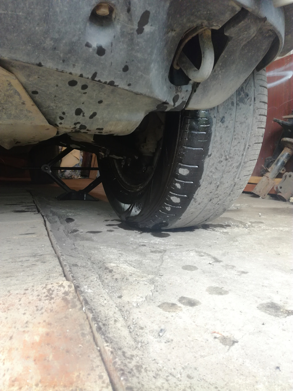 Приболел Чернявенький (лопнул тормозной шланг) — KIA Sportage (2G), 2 л ...