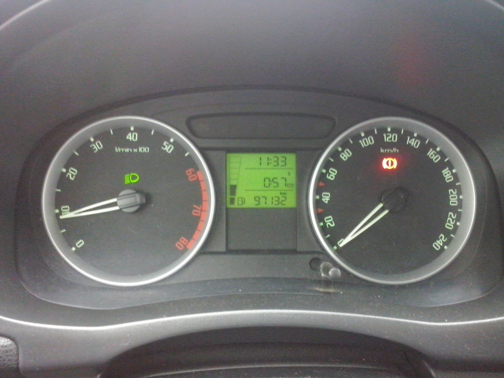 6. Датчик epc volkswagen. Epc ошибка шкода фабия 1. Шкода фабия ошибка epc. Epc на приборной панели шкода фабия.