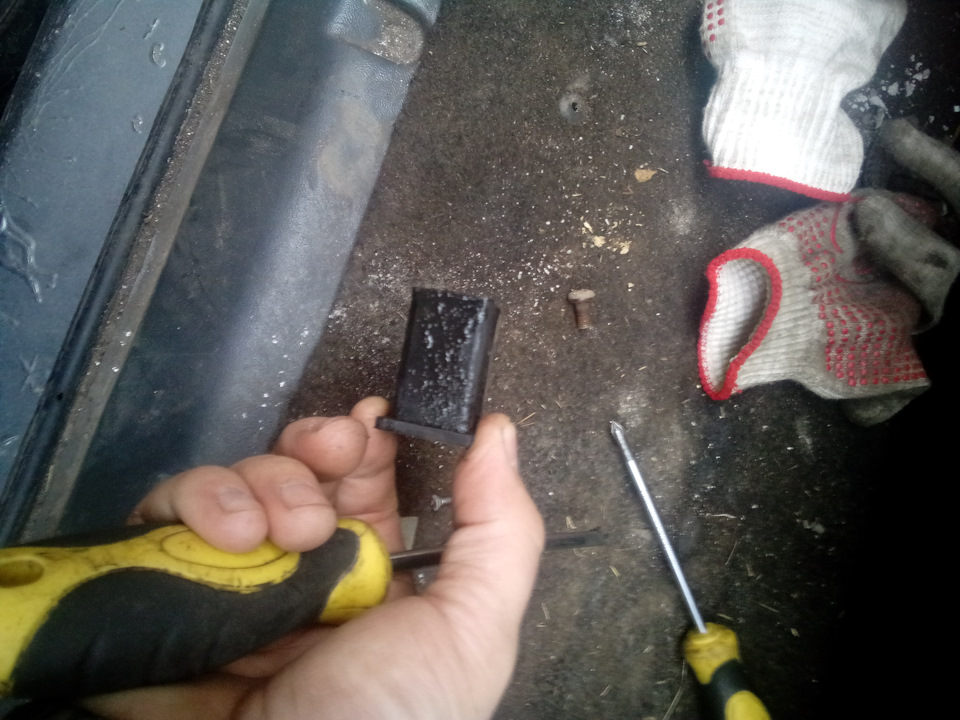 Он же снизу — Lada 2120 Надежда