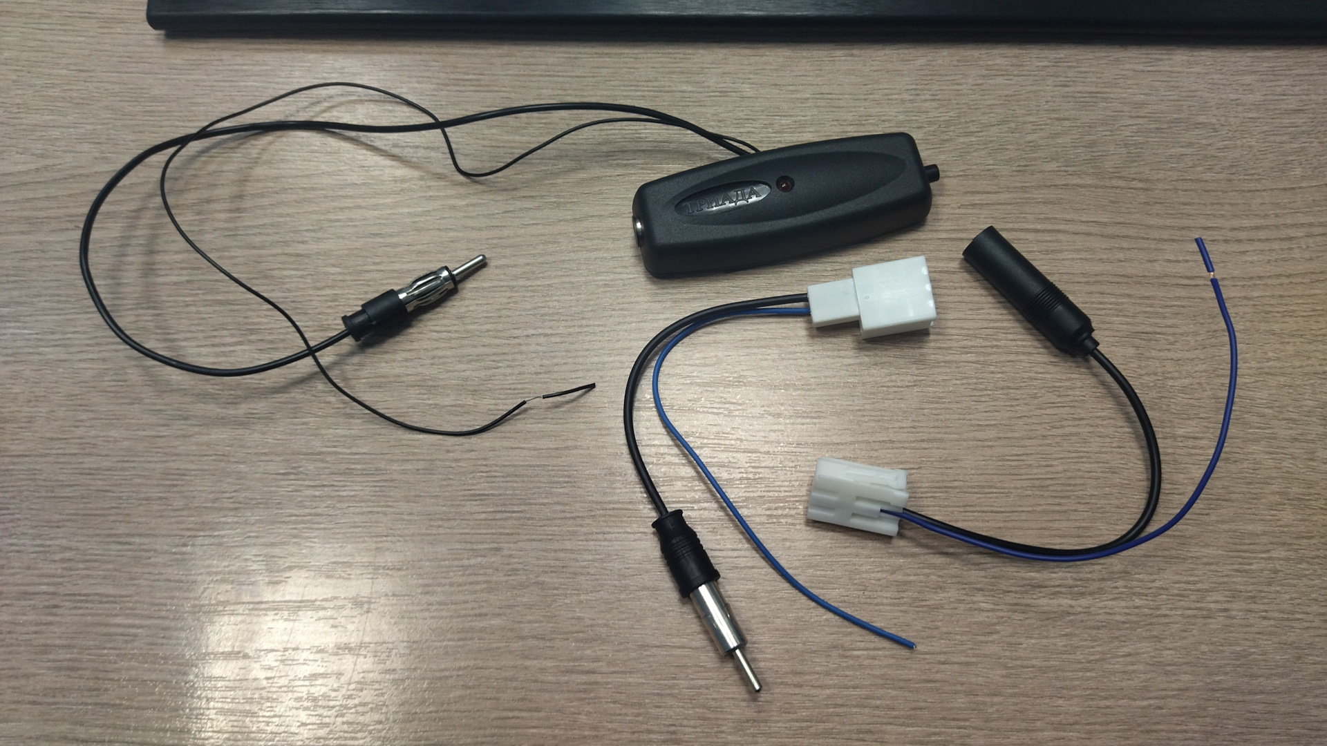 Конвертер Радио и зарядка для телефона — Toyota Corolla Fielder Hybrid ...