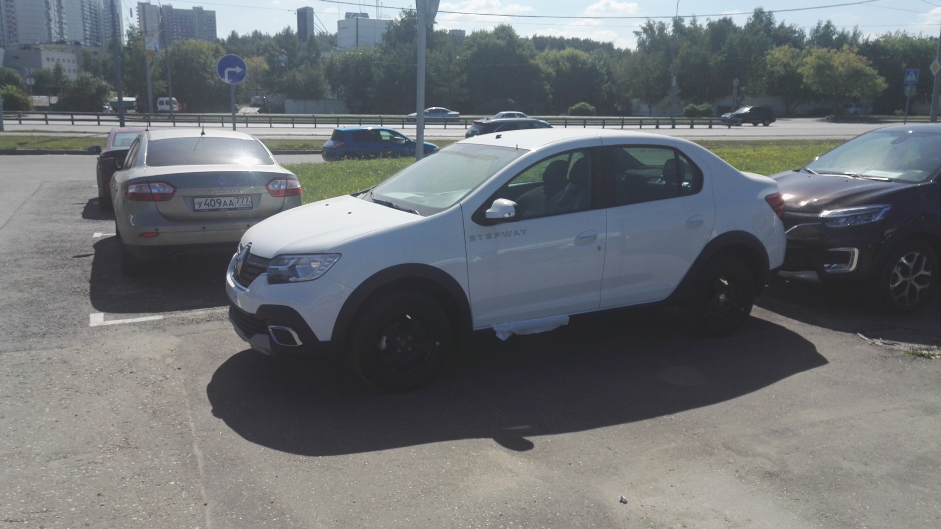 Renault Logan Stepway 1.6 бензиновый 2020 | Городской джип на DRIVE2