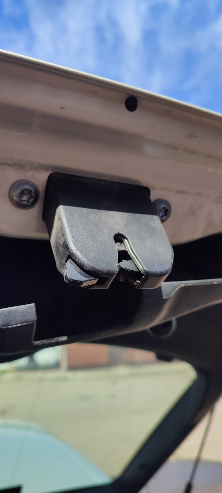 Не открывается багажник — Skoda Octavia A5 Mk2, 1,6 л, 2012 года