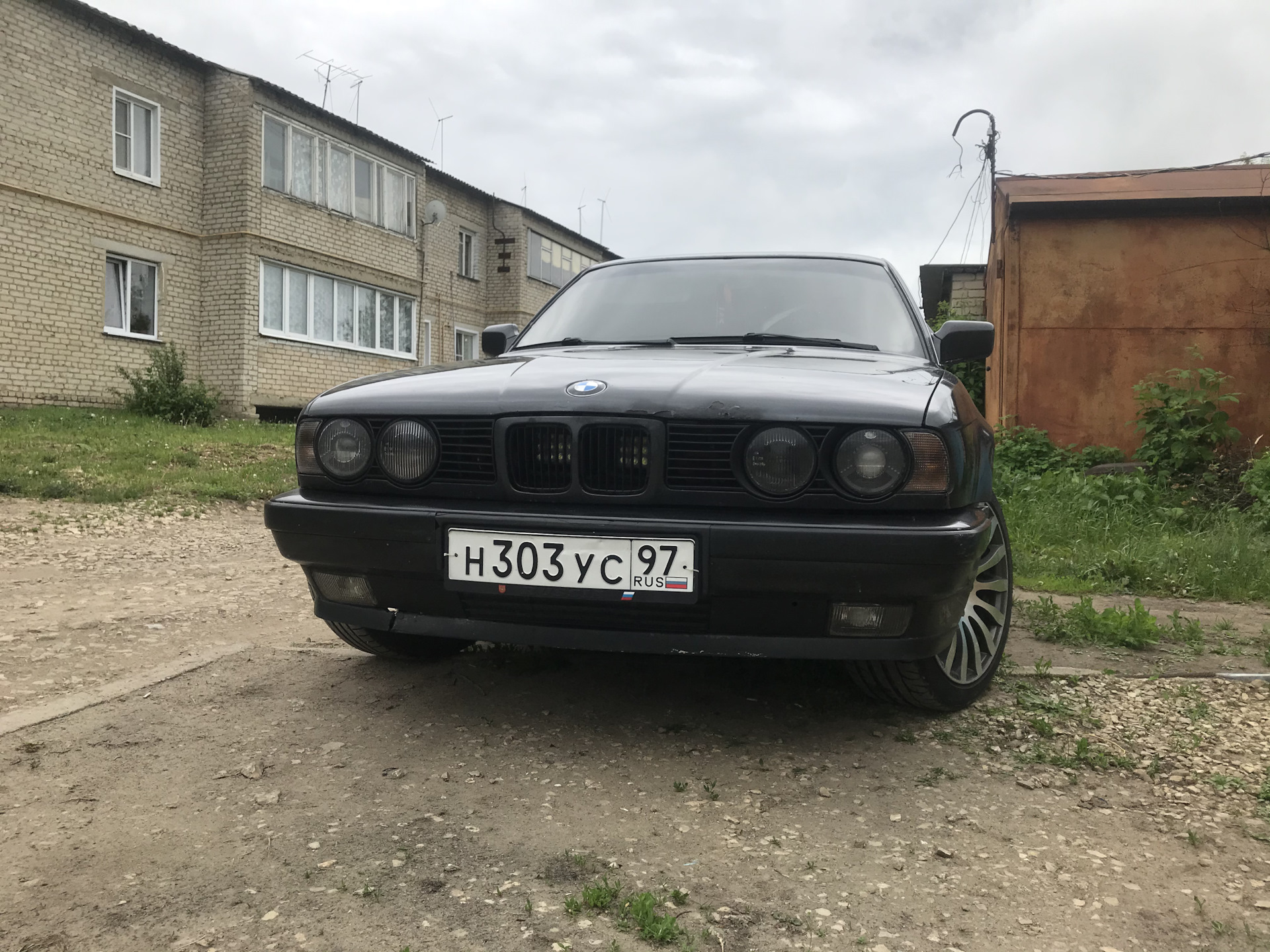 Bmw e34 hella black своими руками