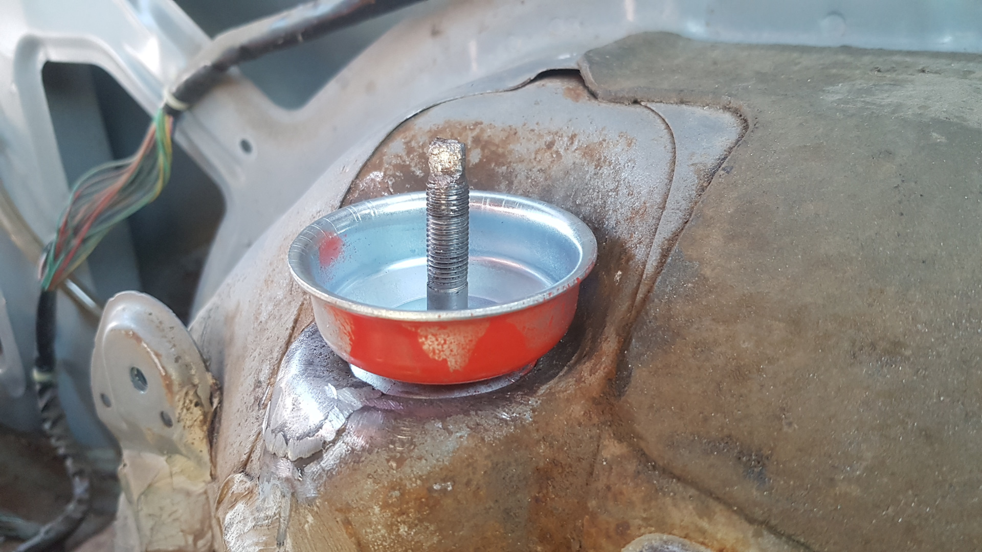 Ремонт чашки заднего амортизатора — Honda HR-V (1G), 1,6 л, 2001 года ...