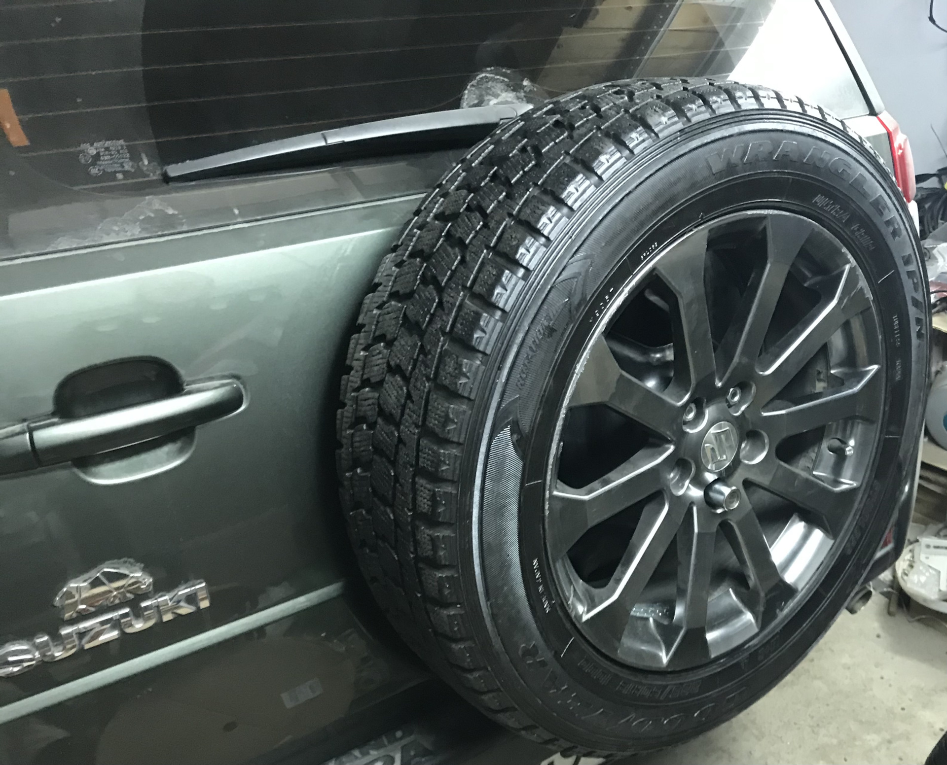 Полноразмерная запаска — Suzuki Grand Vitara (2G), 2 л, 2014 года ...